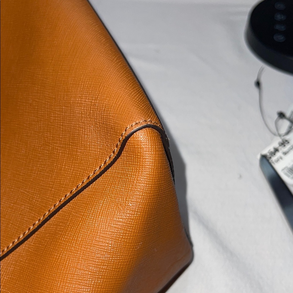 Tory Burch Medium Buckle York Tan Leather Tote - Picture 9 of 17